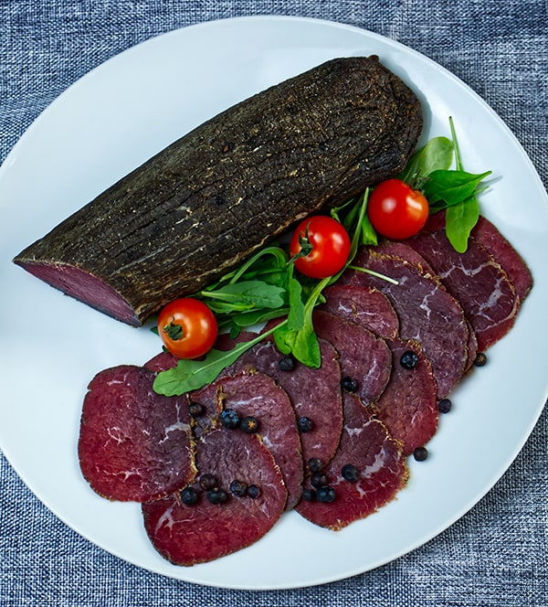Zwetschgenbames – Lecker angerichtet mit Tomaten